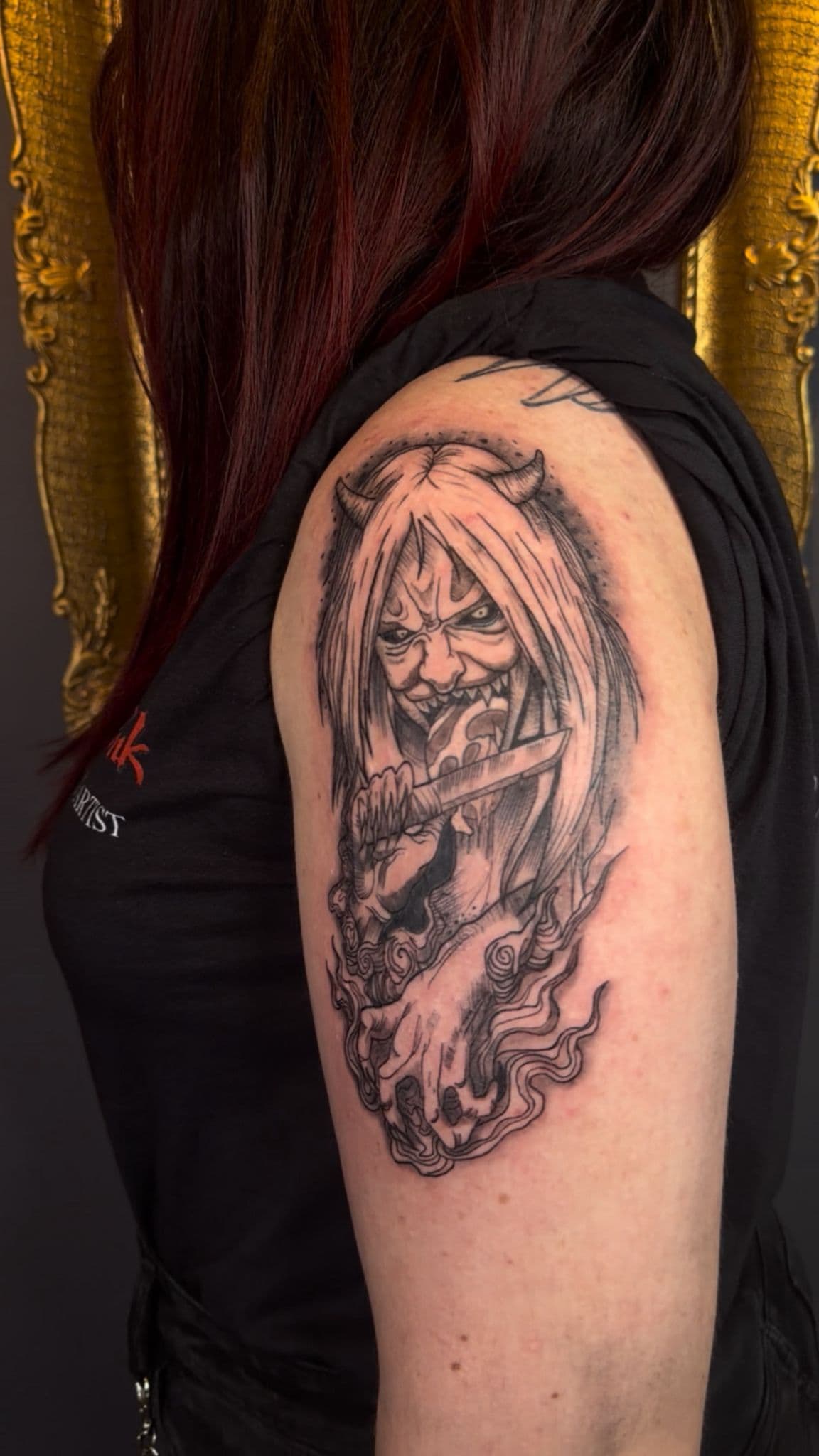 Tatouage blackwork à Bienne – aplats noirs et motifs graphiques intenses